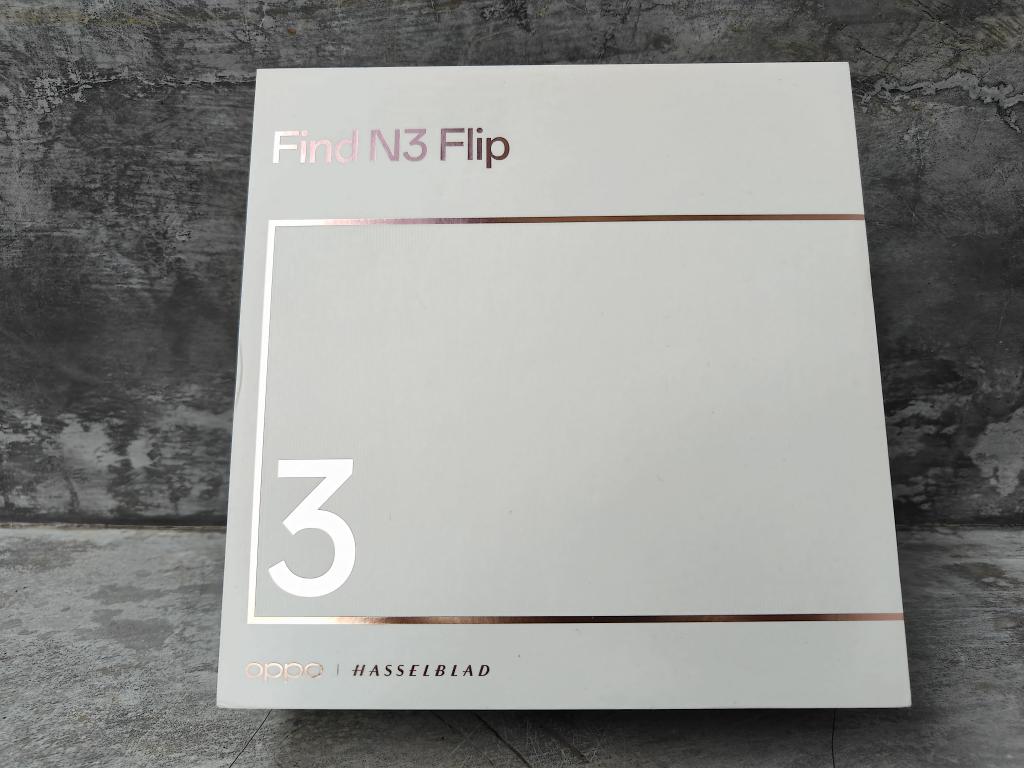 unboxing Find N3 Flip