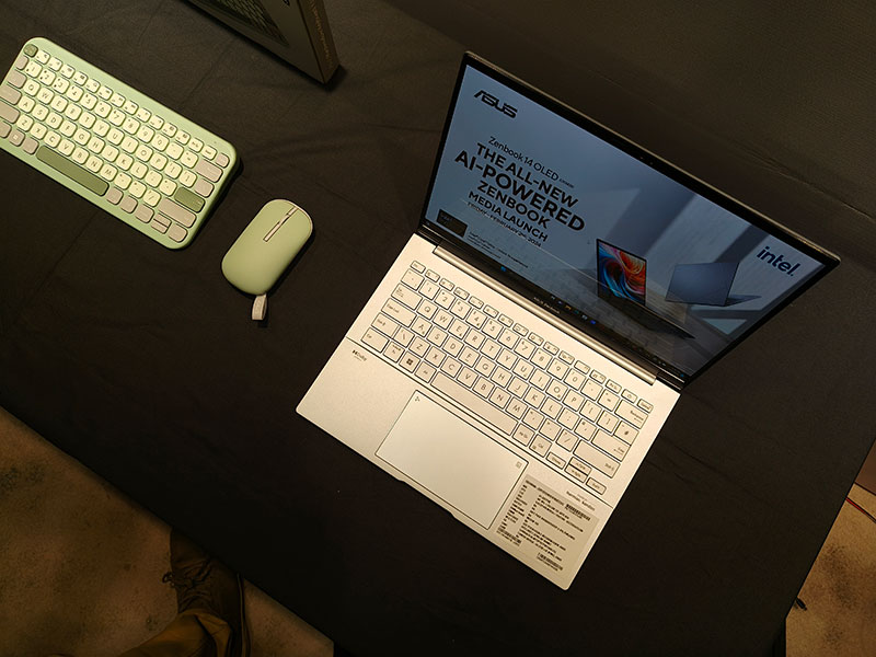 ASUS-Ungkap-AI-Powered-OLED-Laptop-Zenbook-14-OLED-UX3405-1