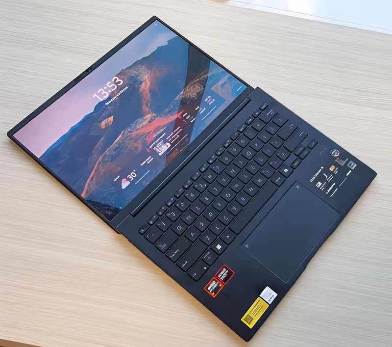 ASUS Zenbook 14 UM3406GA-OLED review